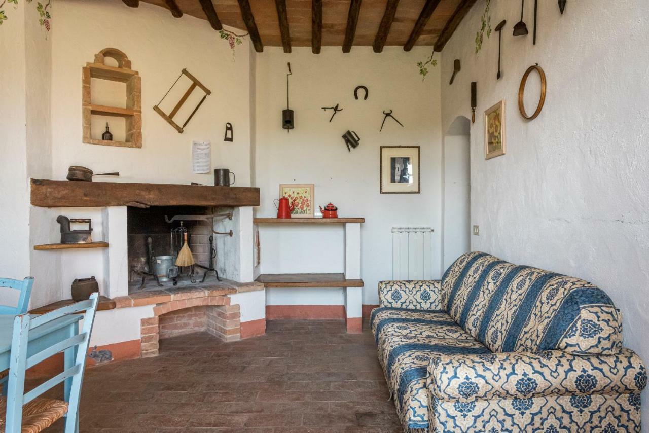 Agriturismo Le Tre Pietre - Podere Nel Chianti Quercegrossa Bagian luar foto